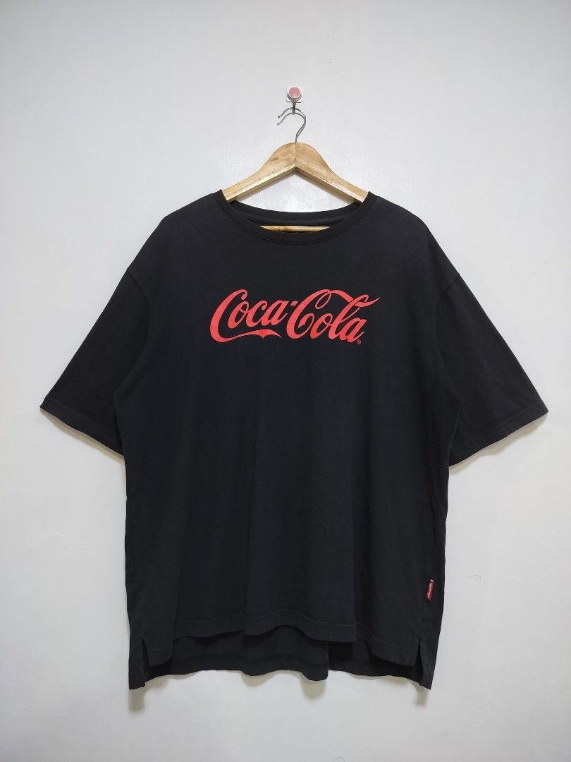 Anta x Coca Cola Embossed Logo (Category: Tshirts & Polo Shirts ) located in Taguig. Submitted by thriftybounce (Listing ID 1456920132, Image 1). Description: Fit : XL Width : 24 Length : 27.5-28 Color Rate : 9.5/10 Issue : None.