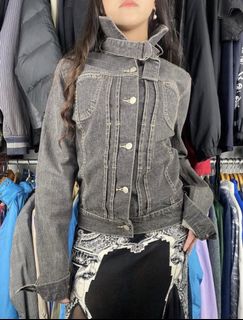 (Category: ) located in . Submitted by checkered_greens.closet (Listing ID 1456812049, Image 1). Description: .