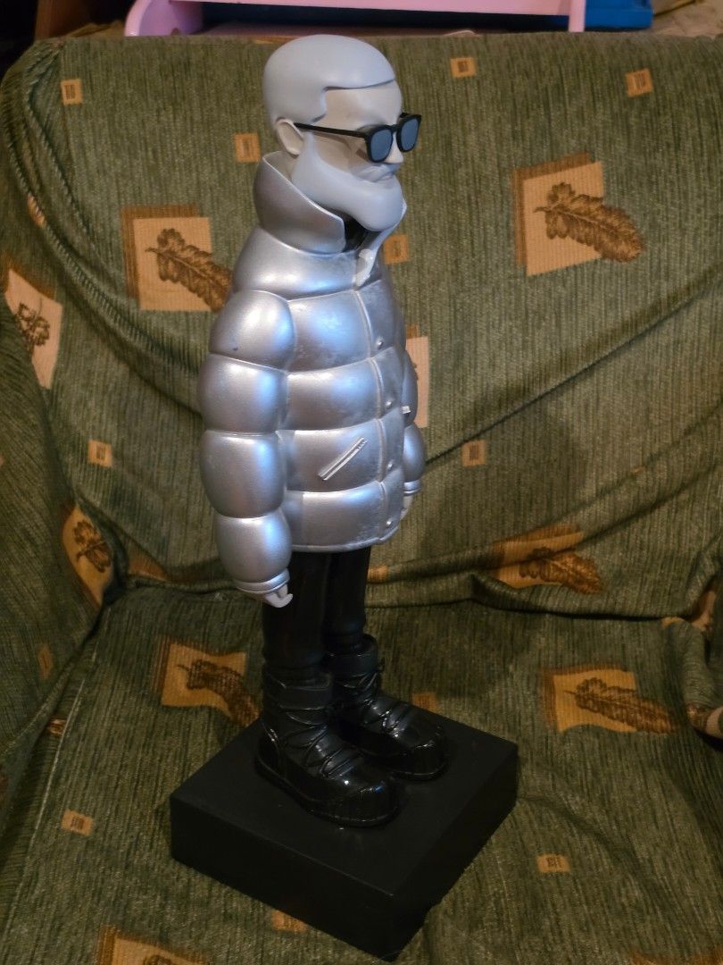 Art toy Moncler (Category: Plushies & Soft Toys) located in Baguio. Submitted by shellcollector (Listing ID 1456900169, Image 3). Description: Art toy Moncler 19 inches tall 2800 Pesos Baguio shipping.