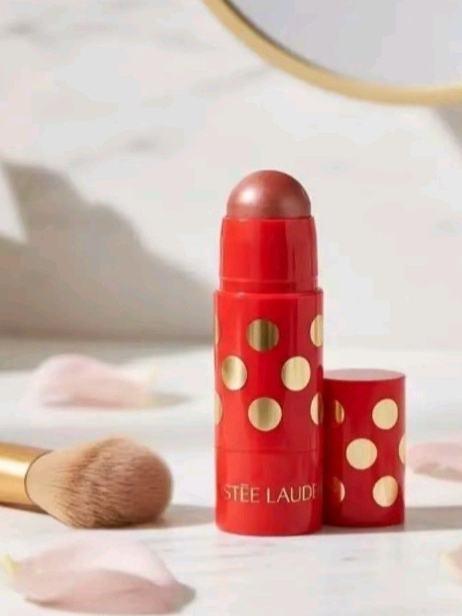 Auth Estee Lauder Blush Stick (Category: Makeup) located in Batangas. Submitted by usline.20.18 (Listing ID 1456836347, Image 1). Description: Bought in US.