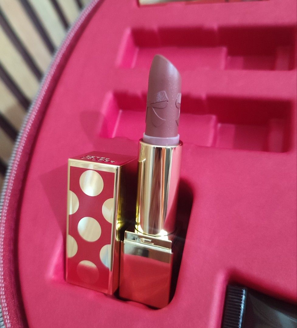 Auth Estee Lauder Lipstick (Category: Makeup) located in Batangas. Submitted by usline.20.18 (Listing ID 1456836980, Image 1). Description: Bought in US.