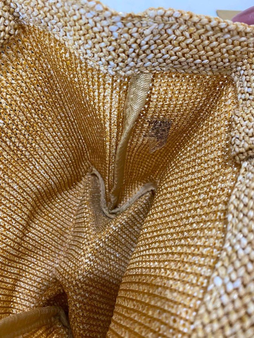 Authentic PRADA Raffia Straw VIP Beauty Tote Bag👜 (Category: Luxury Bags & Wallets) located in Cebu City. Submitted by luxurycollectionhouse (Listing ID 1456793236, Image 2). Description: Brandnew With Box..