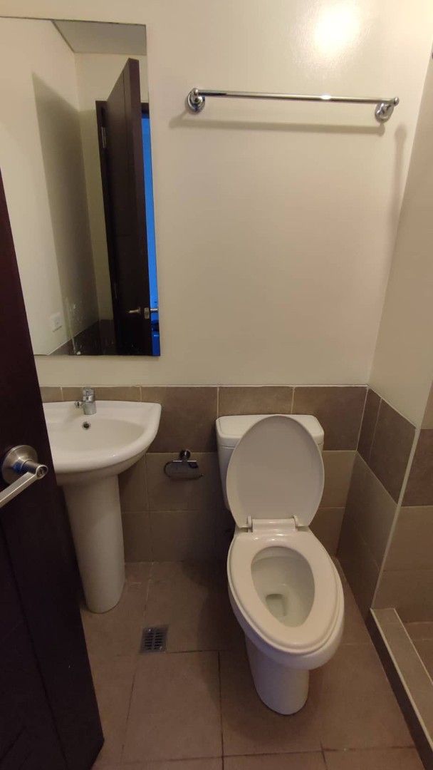 Axis Residences Tower A for Sale (Category: Apartments & Condos) located in Manila. Submitted by fayeananda98719 (Listing ID 1456833803, Image 2). Description: Rush for Sale Axis Residences by RLC Direct buyers only Location: Pioneer St., Mandaluyong City (walking distance to/from Edsa & MRT Boni) Tower A, 33rd flr., 23.76 sqm Fully furnished For only 2,514,000 Breakdown: Bank Balance: 1,914,000 Cash-out to seller: 600,000 Bank: Unionbank Buyer n