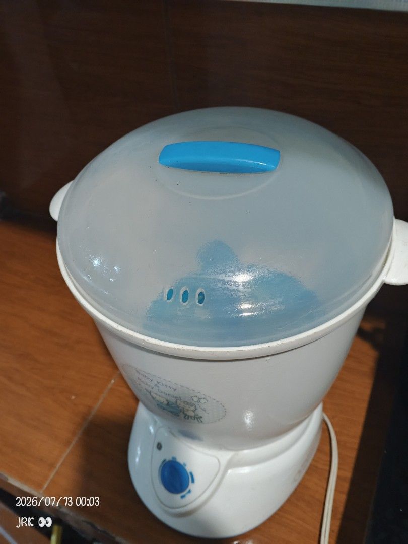 Baby Kitty & Baby Daniel Sterilizer (Category: Breastfeeding & Bottle Feeding) located in Manila. Submitted by royalowl.cfe5f1 (Listing ID 1456904461, Image 3). Description: for sale 300 only.. slightly used lang sya then dina nagamit. baby bottle steamer 220v hello kitty signature brand NO ISSUE, complete ito.. gagamitin nalang loc malabon - Adorable Baby Kitty & Baby Daniel design - Simple dial timer for easy operation - Effectively sterilizes 