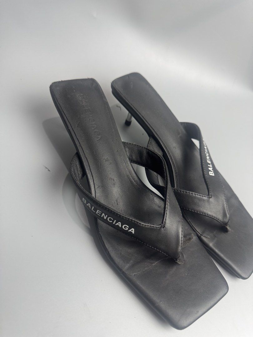 Balenciaga - Double Square Thong - Sandals (Category: Flats & Sandals) located in San Pablo. Submitted by hiddenrygn (Listing ID 1456809044, Image 2). Description: Balenciaga - Double Square Thong - Sandals Size 38 Minor signs of usage Still in good condition DM!.