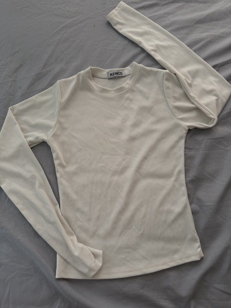 Basic tshirt (Category: Longsleeves) located in Kluang. Submitted by alyiafrsyh (Listing ID 1456843605, Image 1). Description: .