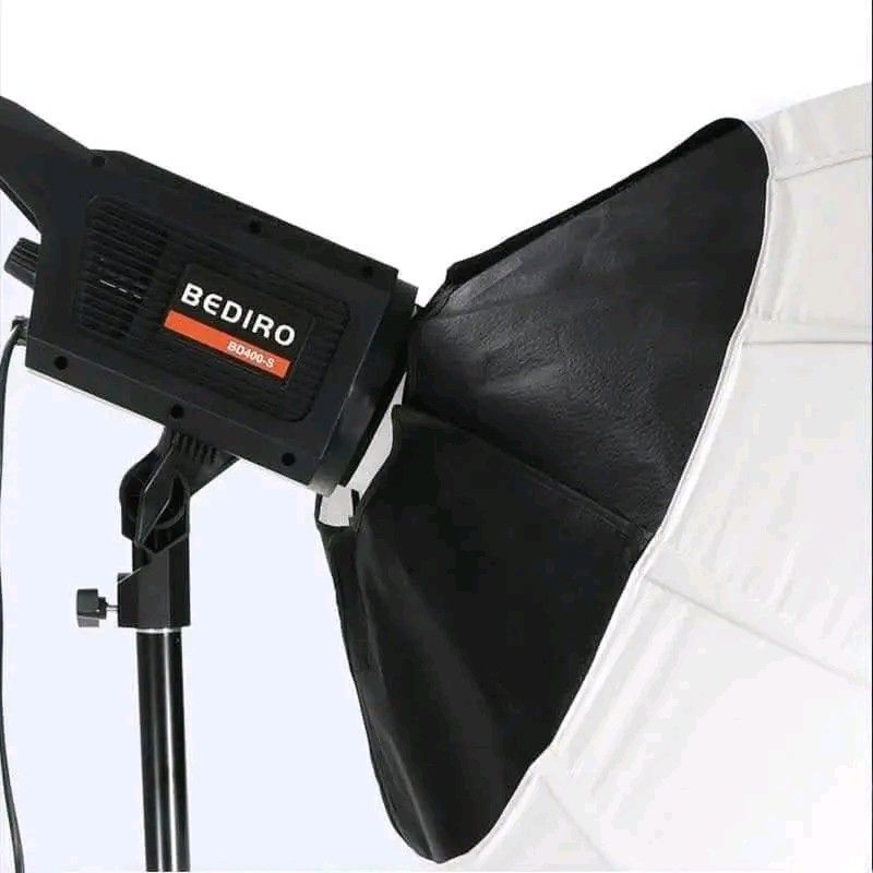 Bediro softball Photography lights (Category: Lighting & Studio Equipment) located in Manila. Submitted by ramosmarvi53163 (Listing ID 1456881223, Image 1). Description: Studio Softball studio light.