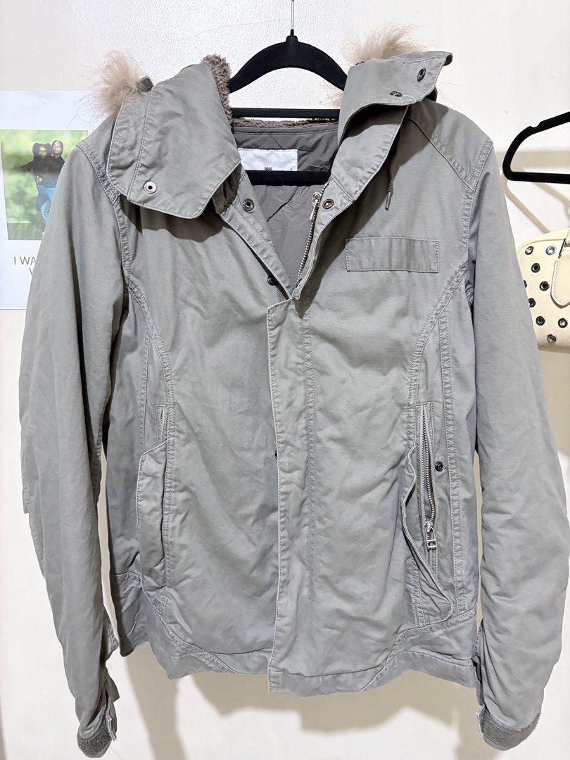 Bella Swan Jacket (Twilight) (Category: Coats, Jackets and Outerwear) located in Baguio. Submitted by babadsa_araw (Listing ID 1456787440, Image 1). Description: Bella Swan Inspired Jacket •Super Detailed Jacket • Fur Trimmings • Removable Insulator • Broken Zipper but has functioning buttons • Cute for dates .