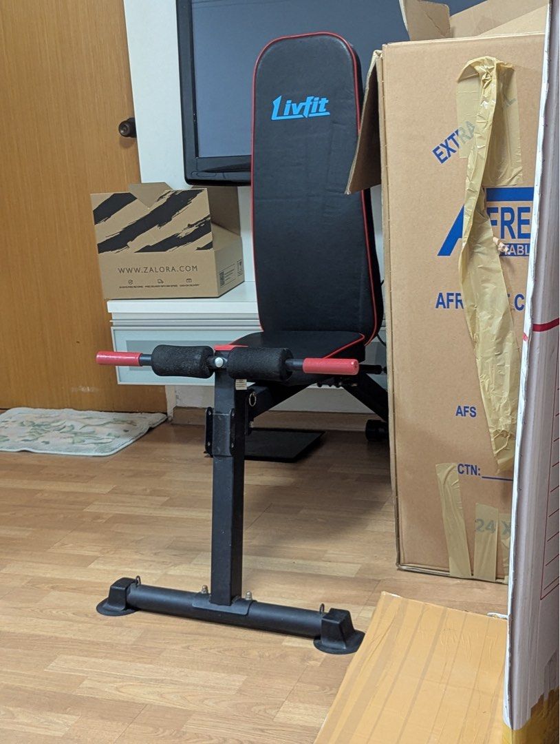 Bench Set (Category: Weights & Dumbbells) located in Singapore. Submitted by 5ky6gn88qk (Listing ID 1456844400, Image 2). Description: .