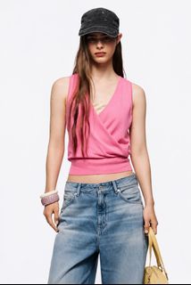 (Category: ) located in . Submitted by hanwardrobe (Listing ID 1456507031, Image 1). Description: .