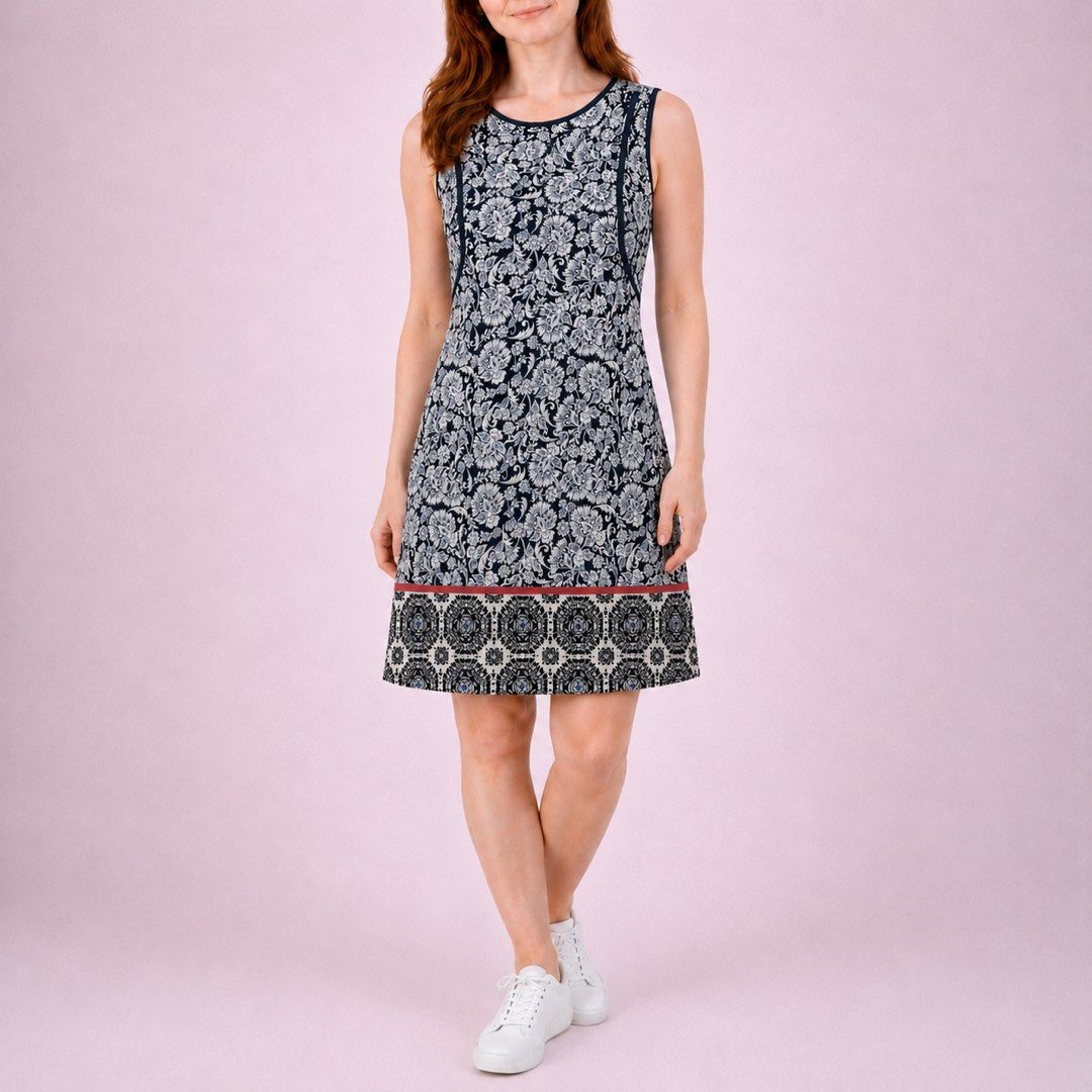Black and White Floral Dress (Category: Dresses) located in San Ildefonso. Submitted by rgdeclutters (Listing ID 1456924813, Image 2). Description: L - 35" W - 15".