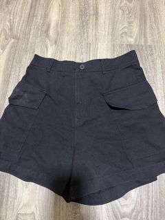 (Category: ) located in . Submitted by happyclosettt (Listing ID 1456919599, Image 1). Description: .