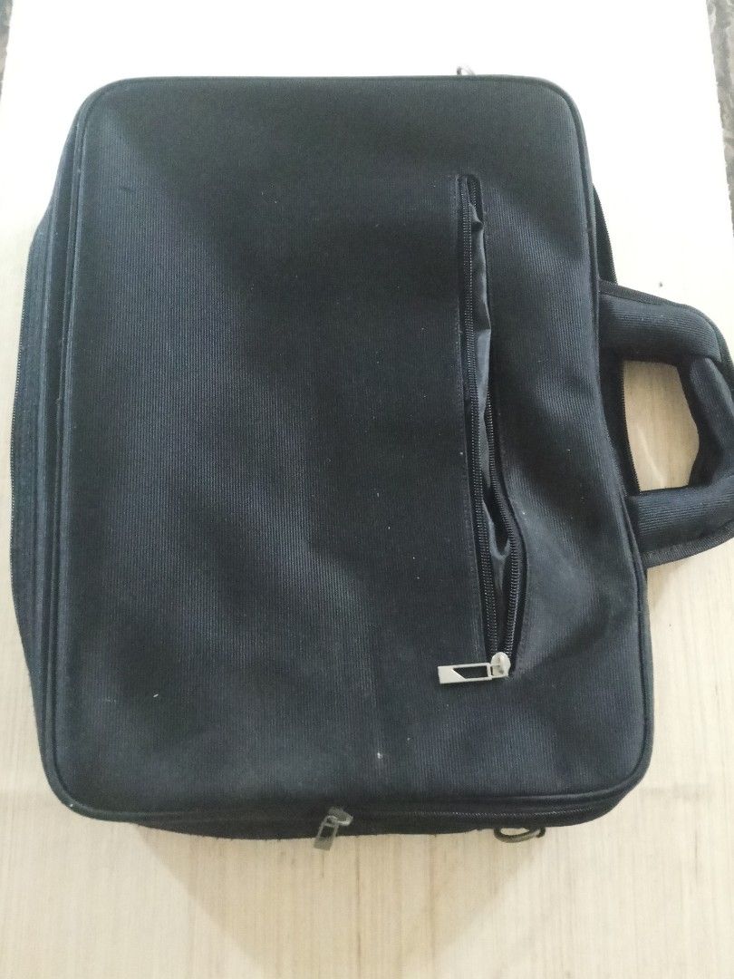 Black Laptop Briefcase Bag (Category: Laptop Bags & Sleeves) located in Bulacan. Submitted by danielstorm (Listing ID 1456951300, Image 3). Description: Black Laptop Briefcase Bag Price: PHP 250 Details: Black nylon laptop and document briefcase. Selling low as is. Terms and Shipping: Location: Sta Maria, Bulacan Shipping: Lalamove ONLY (Buyer books and pays shipping fee) Payment: Cash, GCash, or Maya.