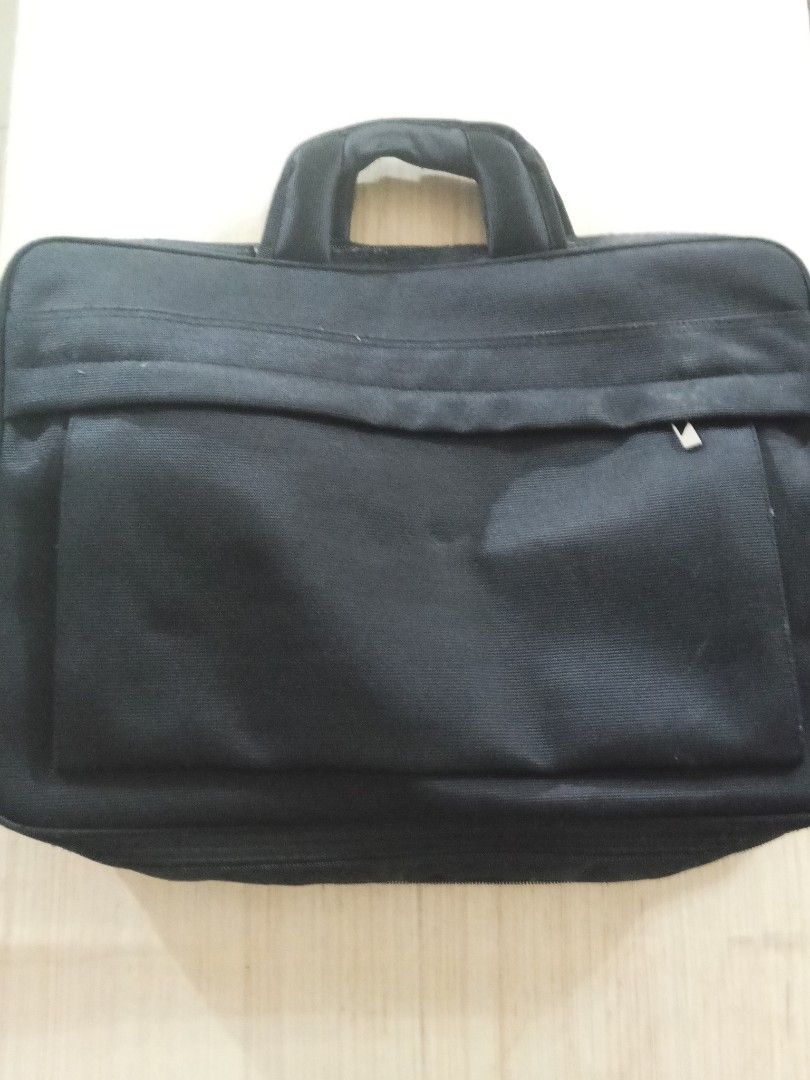 Black Laptop Briefcase Bag (Category: Laptop Bags & Sleeves) located in Bulacan. Submitted by danielstorm (Listing ID 1456951300, Image 1). Description: Black Laptop Briefcase Bag Price: PHP 250 Details: Black nylon laptop and document briefcase. Selling low as is. Terms and Shipping: Location: Sta Maria, Bulacan Shipping: Lalamove ONLY (Buyer books and pays shipping fee) Payment: Cash, GCash, or Maya.
