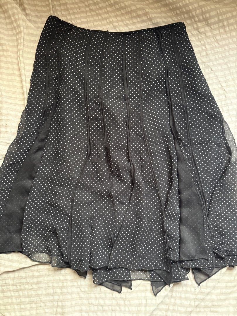 Black Polka Dot Midi Skirt (Category: Skirts) located in Pasig City. Submitted by squirrelthings (Listing ID 1456866232, Image 1). Description: W: 27-28 skirt is flowy and comfy! 💕 tags: whimsical cottage core fairy morgan de toi y2k gothic .