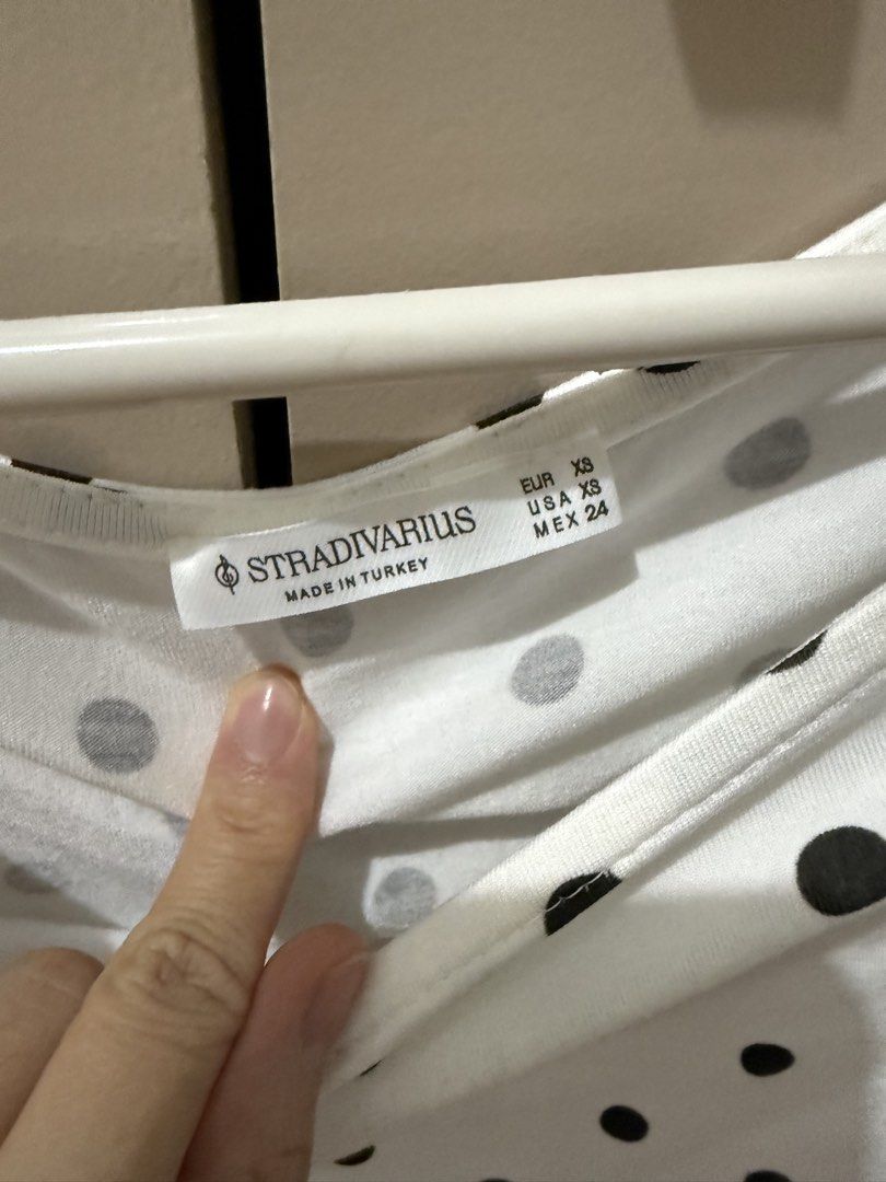 Blouse polka (Category: Blouses) located in Manila. Submitted by michikoy02 (Listing ID 1456888496, Image 2). Description: White and black / small / berskha original / used once / buy for 1K / selling for 499 only .