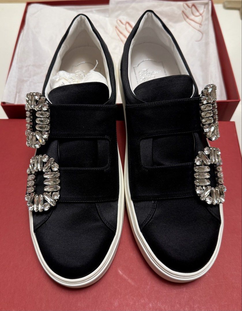 Brandnew RV sneaky Viv satin shoes 38 （分類：鞋及波鞋）位於 Hong Kong。 由 missyart 提交（商品編號 1456878358，圖片 2）。簡介： Brandner Satin double buckles Roger Vivier sneaky viv sneakers. Comfortable and stylish. 全新RV 水晶波鞋38號，好好襯衫好舒服，有興趣請聯絡！。