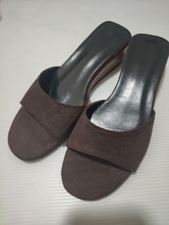 (Category: ) located in . Submitted by fashiionzaddictz (Listing ID 1456832180, Image 1). Description: .