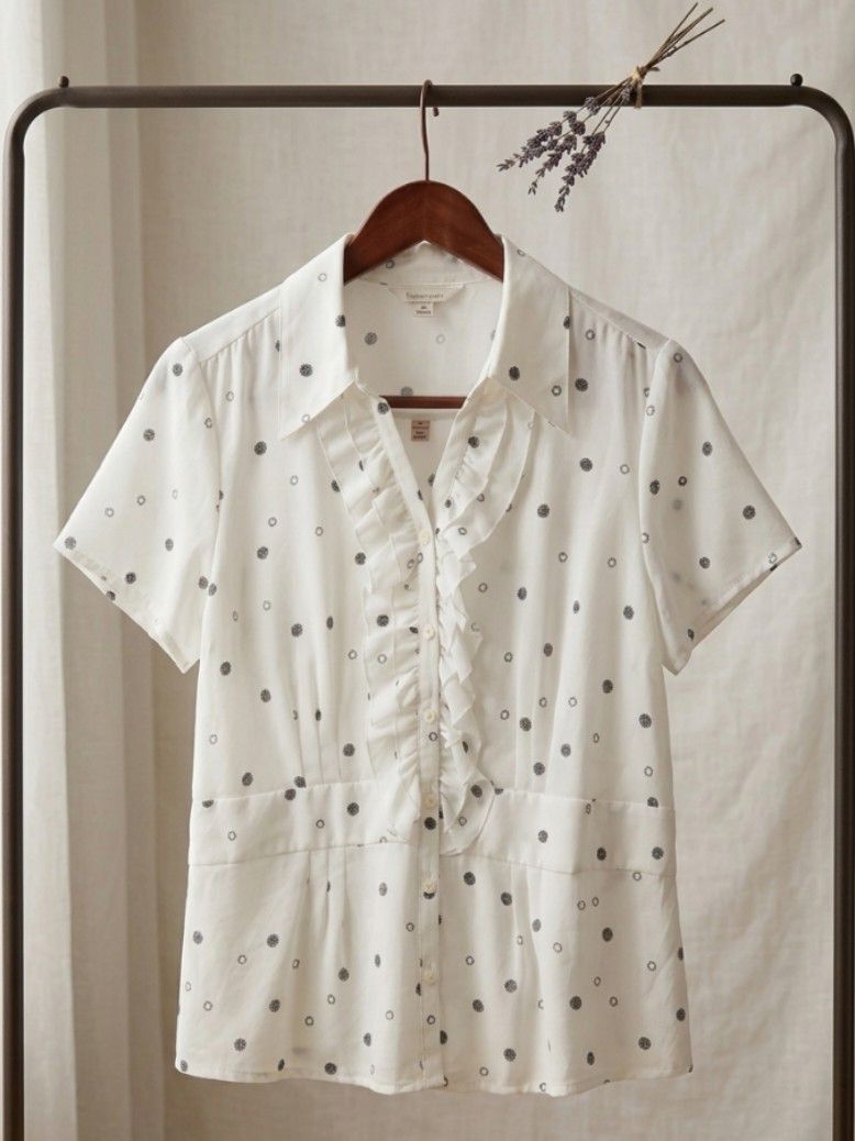 Bubble Blouse (Category: Blouses) located in Shah Alam. Submitted by noris_hayati (Listing ID 1456922362, Image 1). Description: Pre-Loved Bubble Blouse 2XL 🧡 white and bubble dot colour with inner. Worn only twice and still looks really good! Selling to clear my closet. DM if interested ✨.