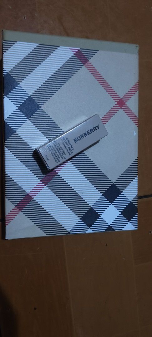 Burberry Beyond Wear Foundation Sample - Fair Neutral (Category: Makeup) located in Manila. Submitted by dbelle1030 (Listing ID 1456915078, Image 3). Description: - Burberry Beyond Wear Foundation Sample - Shade: 20 Fair Neutral - Size: 5ml - Includes original Burberry check pattern box - Ideal for testing the shade and formula before buying the full size if foundation only 499.