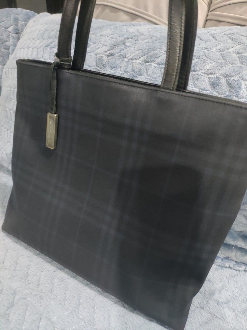 Burberry Tote Bag Nova Check (Category: Luxury Bags & Wallets) located in Cainta. Submitted by luxesparkle (Listing ID 1456913187, Image 3). Description: Authentic Burberry bag U.S bought.