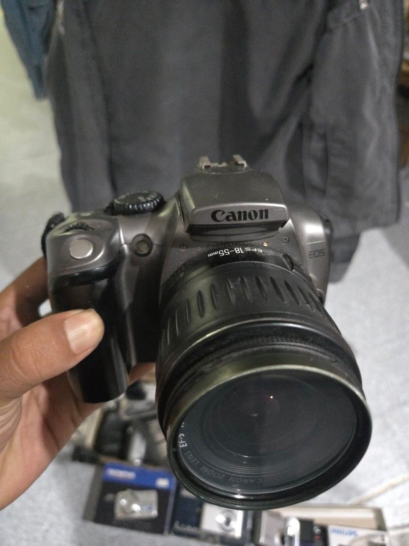 Canon EOS Camera (Category: Cameras) located in Ipoh. Submitted by fightbacktoschool (Listing ID 1456790412, Image 1). Description: untested no battery.