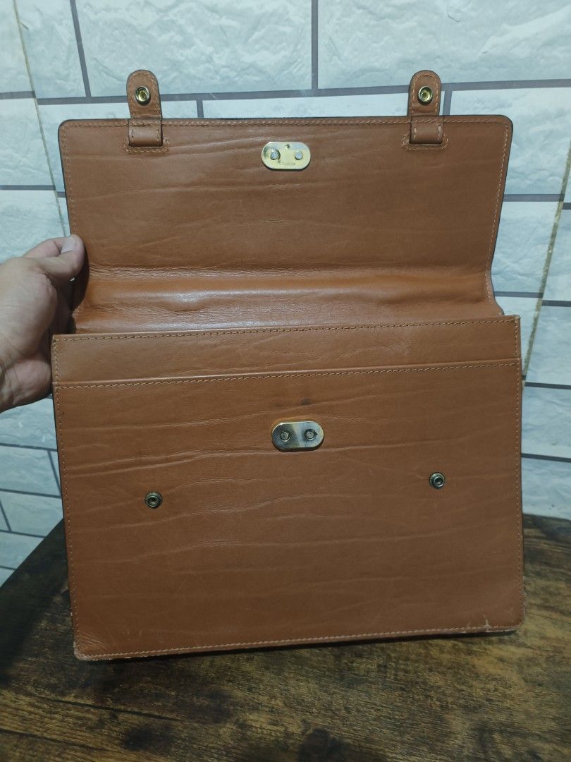 Castelbajac documents bag japan (Category: Briefcases) located in Las Pinas. Submitted by kuya_erick (Listing ID 1456871471, Image 3). Description: castelbajac documents bag made in japan complete details posted 999 + sf only las pinas meet up.