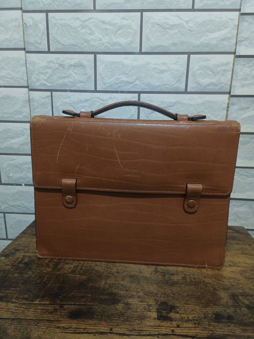 Castelbajac documents bag japan (Category: Briefcases) located in Las Pinas. Submitted by kuya_erick (Listing ID 1456871471, Image 1). Description: castelbajac documents bag made in japan complete details posted 999 + sf only las pinas meet up.