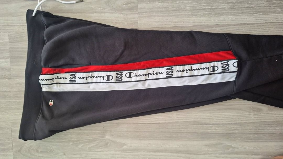 Champion USA Script Logo Pants (Category: Joggers) located in Caloocan City. Submitted by archive404 (Listing ID 1456828393, Image 2). Description: Champion USA Script Logo Pants W - adjustable L - 40.5 Large on Tag Condition: Excellent No Issue 🏷️ 450 + sf.