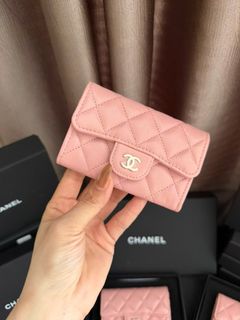 (Category: ) located in . Submitted by thewomanbehindthebrand (Listing ID 1456882530, Image 1). Description: .