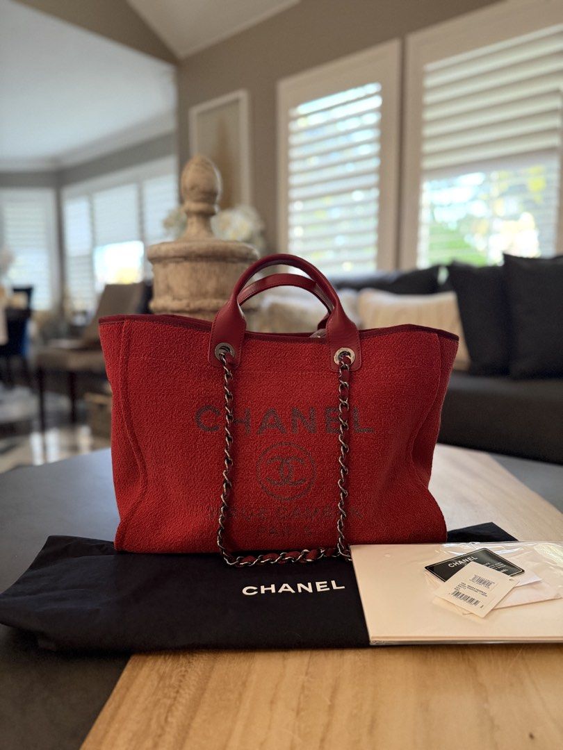Chanel Deauville tote (Category: Luxury Bags & Wallets) located in Makati City. Submitted by iamteenav (Listing ID 1456940110, Image 3). Description: .