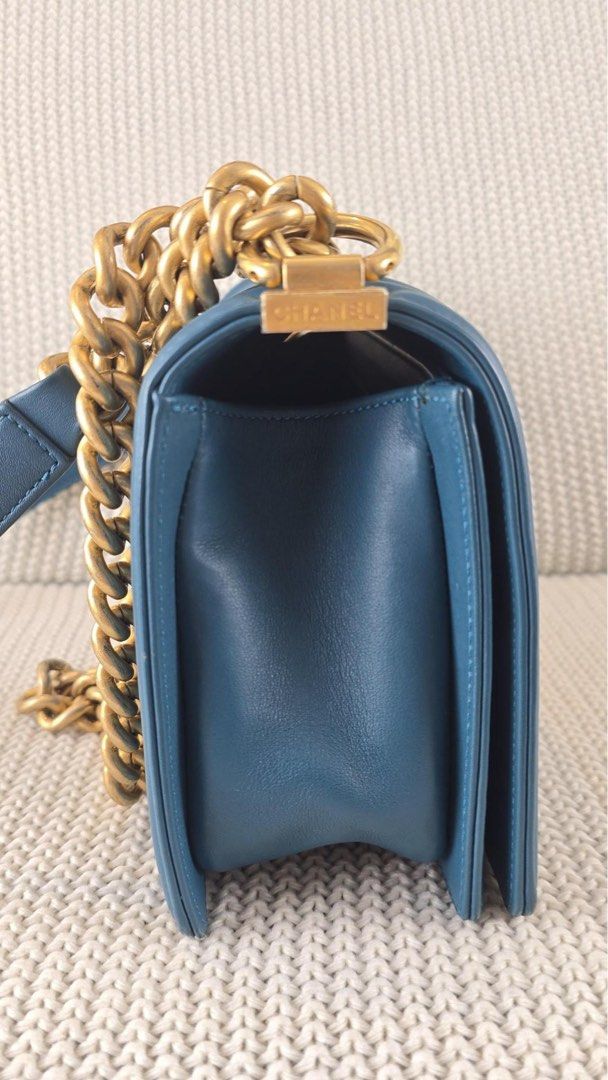 Chanel Leboy (Category: Luxury Bags & Wallets) located in Quezon City. Submitted by e.hannah (Listing ID 1456787481, Image 2). Description: with crease in inside flap and press mark slight softening of the structure.