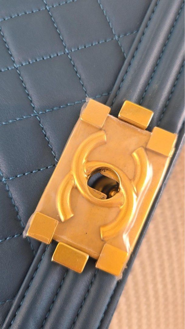 Chanel Leboy (Category: Luxury Bags & Wallets) located in Quezon City. Submitted by e.hannah (Listing ID 1456787481, Image 3). Description: with crease in inside flap and press mark slight softening of the structure.
