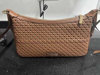 (Category: ) located in . Submitted by lovexmypreloved (Listing ID 1456901296, Image 1). Description: .
