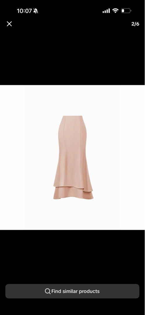 CHELLO (Category: Skirts) located in Singapore. Submitted by bloopooooo (Listing ID 1456912886, Image 3). Description: Suhyee mermaid skirt In nude pink and white Brand new unworn no tags Size s Blue top from chello Size L Unworn no tags .