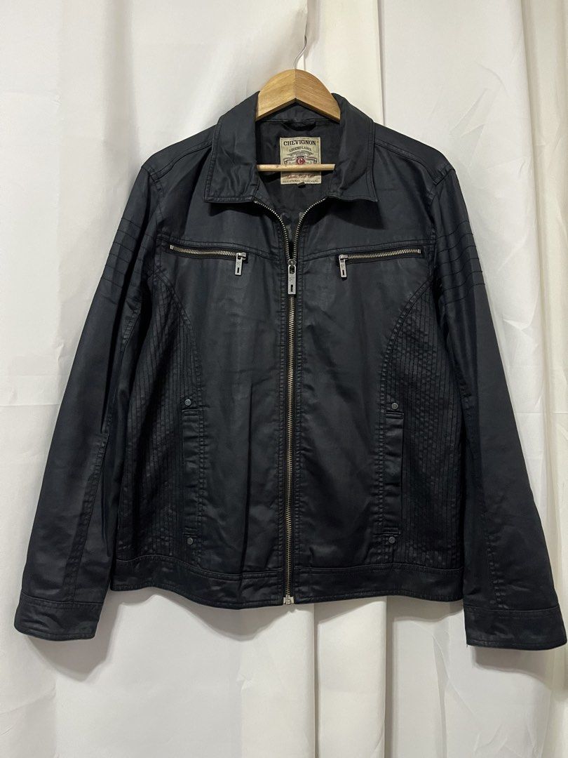 Chevignon Legend Label Jacket - Black (Category: Coats, Jackets and Outerwear) located in Baguio. Submitted by miisthyshop.ph (Listing ID 1456877047, Image 1). Description: CHEVIGNON® LEGEND LABEL Authentic Rough Label REGISTERED TRADEMARK Size: XL (International) / 180/96A (China standard sizing) Main Material (Matière Principale): 100% Coton (Cotton)Lining (Doublure): 100% Polyester .