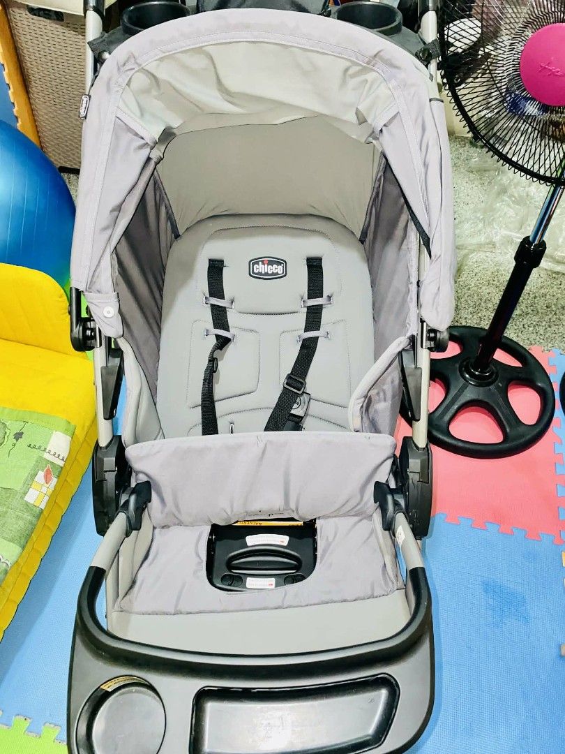 Chicco mini Bravo Plus Stroller (Category: Strollers) located in Manila. Submitted by goldenriver.94c17b (Listing ID 1456829021, Image 2). Description: - Grey Chicco Bravo Plus stroller - Easy to fold and carry - Spacious storage basket underneath - Secure 5-point harness - Convenient cup holders on the handle - Ideal for daily walks and travel.