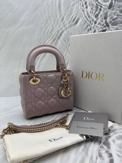 (Category: ) located in . Submitted by redrabbitluxury (Listing ID 1456933149, Image 1). Description: .