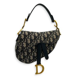 (Category: ) located in . Submitted by carousellluxury (Listing ID 1433498656, Image 1). Description: .