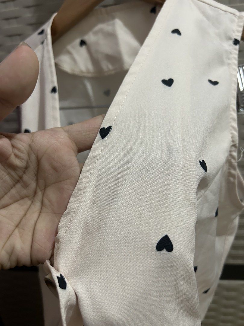 Classy top semi crop (Category: Shorts) located in San Jose. Submitted by abbsc. (Listing ID 1456877569, Image 2). Description: Cute top with a heart print .
