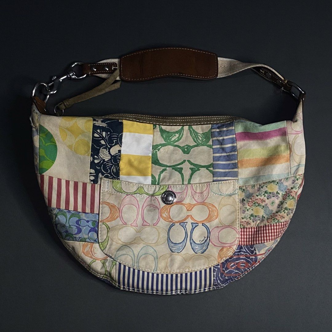 Coach Hamptons Weekend Patchwork Signature Scribble Hobo Bag (Category: Shoulder Bags) located in Cavite. Submitted by lit_loots (Listing ID 1456918175, Image 1). Description: Issue rubs, see the pics.