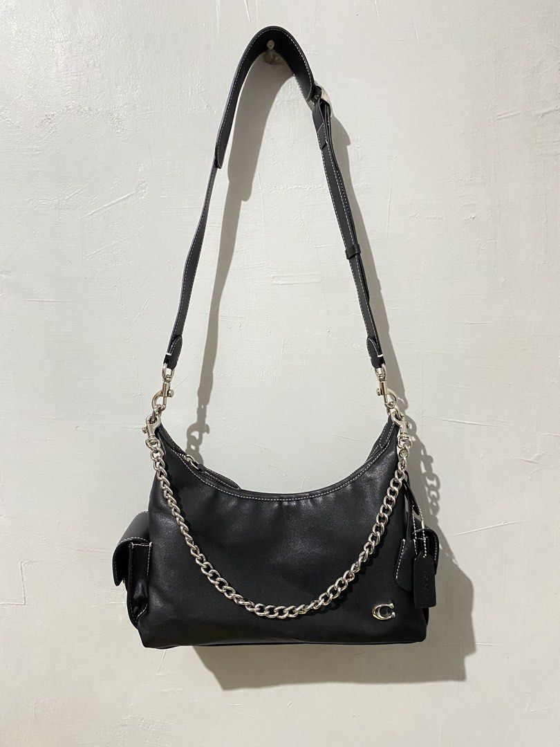 Coach Pocket Juliet 30 (Category: Luxury Bags & Wallets) located in Davao. Submitted by kluxfinds (Listing ID 1456904119, Image 1). Description: .