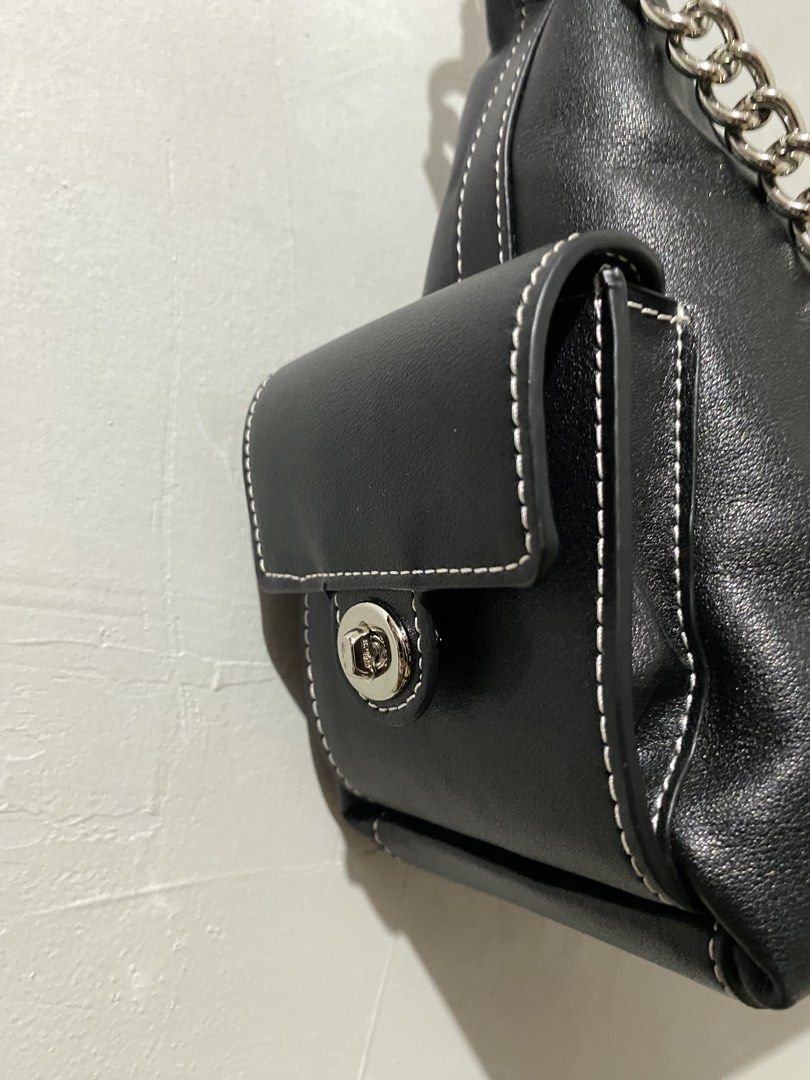 Coach Pocket Juliet 30 (Category: Luxury Bags & Wallets) located in Davao. Submitted by kluxfinds (Listing ID 1456904119, Image 2). Description: .