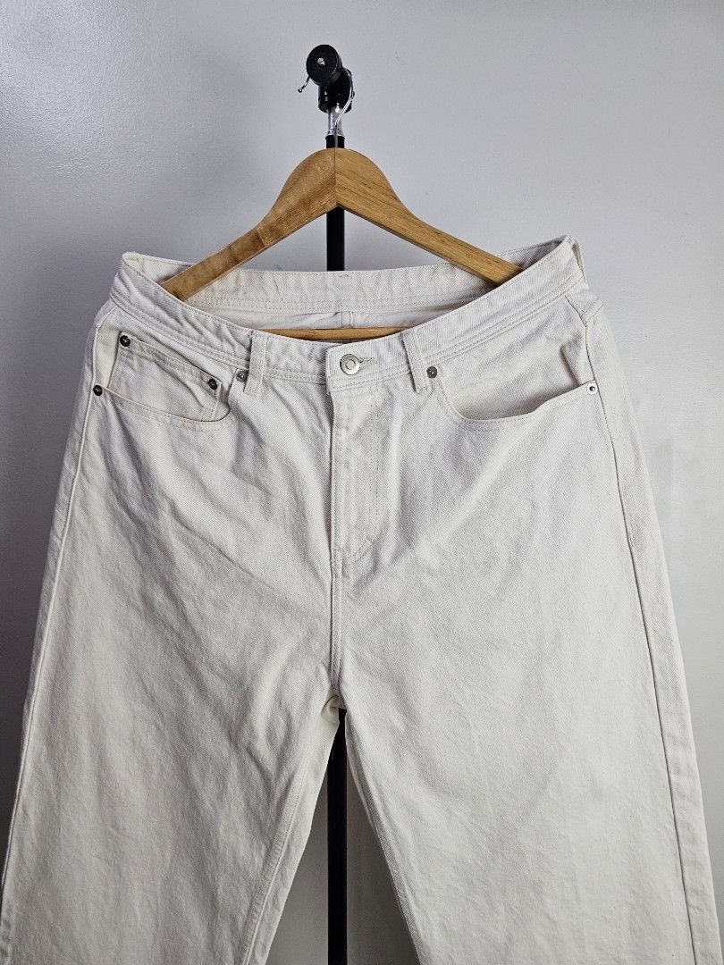 Coor barrel Pants (Category: Chinos) located in Davao. Submitted by workwear_stuff (Listing ID 1456815646, Image 2). Description: Coor barrel Pants Condition 9/10 Color Rate 9/10 Width 31 Length 41 Front Rise 13 Knee 11 Leg Opening 9 M - 650.