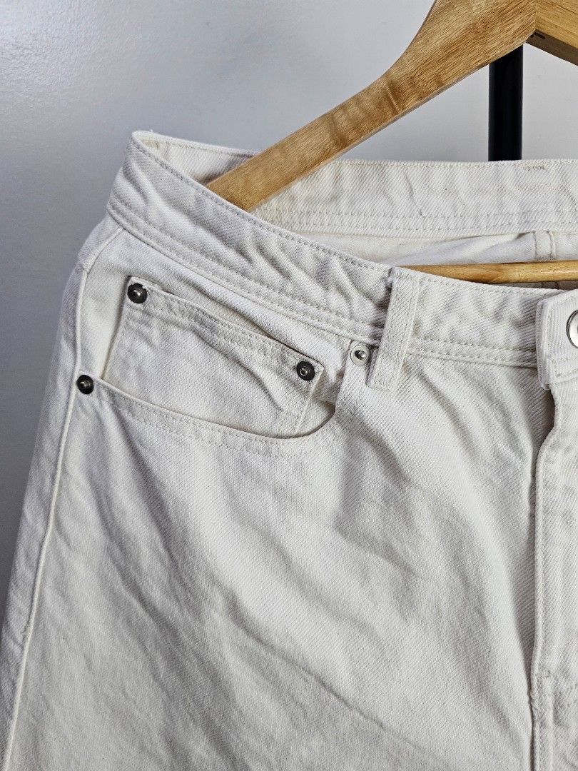 Coor barrel Pants (Category: Chinos) located in Davao. Submitted by workwear_stuff (Listing ID 1456815646, Image 3). Description: Coor barrel Pants Condition 9/10 Color Rate 9/10 Width 31 Length 41 Front Rise 13 Knee 11 Leg Opening 9 M - 650.