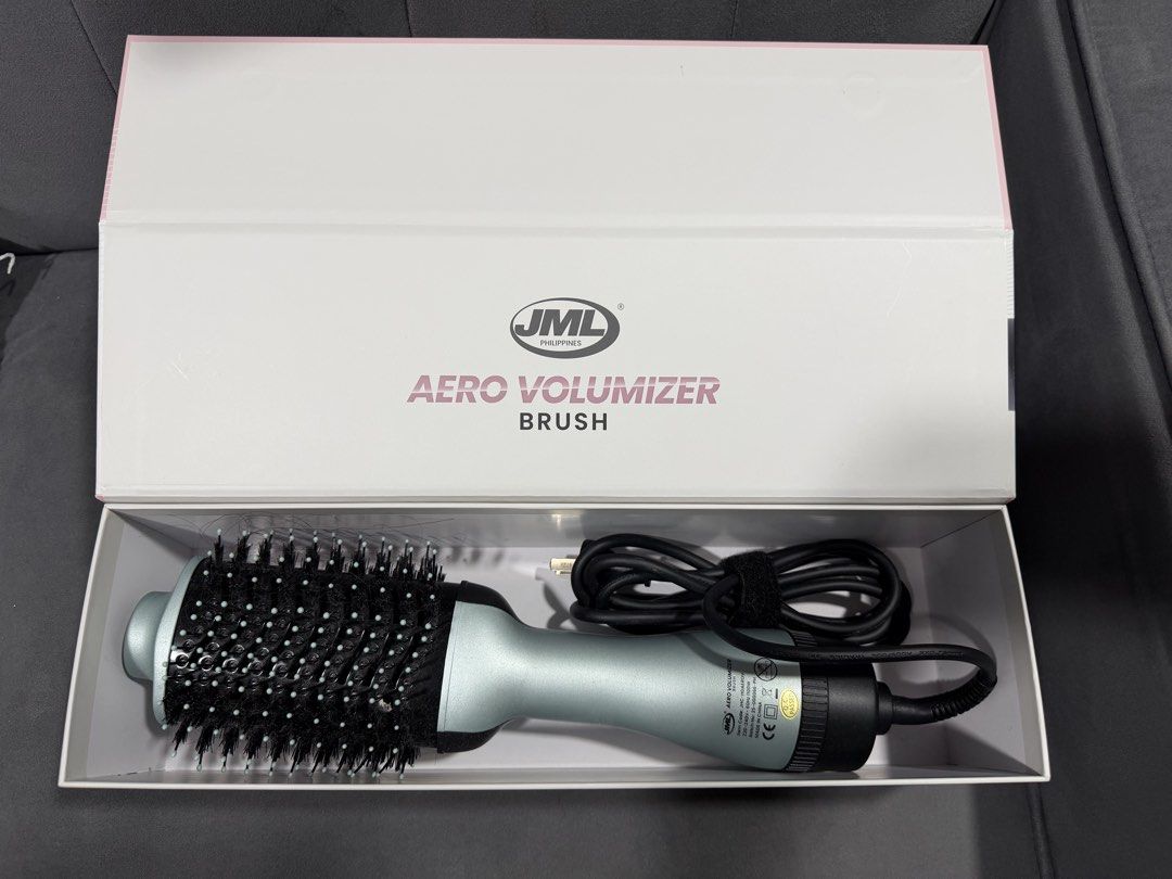 Curler Blower (Category: Hair) located in Manila. Submitted by laasty (Listing ID 1456819306, Image 2). Description: - Bought from Watsons this year - Will clean before shipping Rfs: I have another one.
