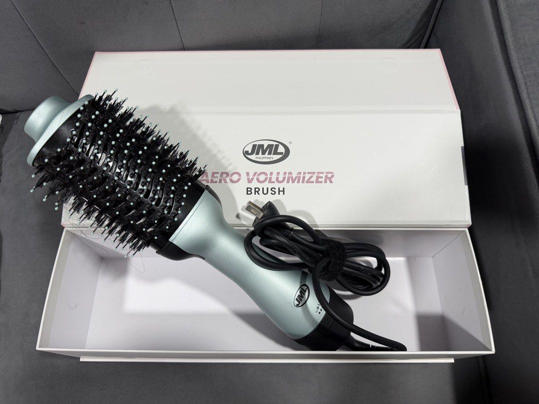 Curler Blower (Category: Hair) located in Manila. Submitted by laasty (Listing ID 1456819306, Image 1). Description: - Bought from Watsons this year - Will clean before shipping Rfs: I have another one.