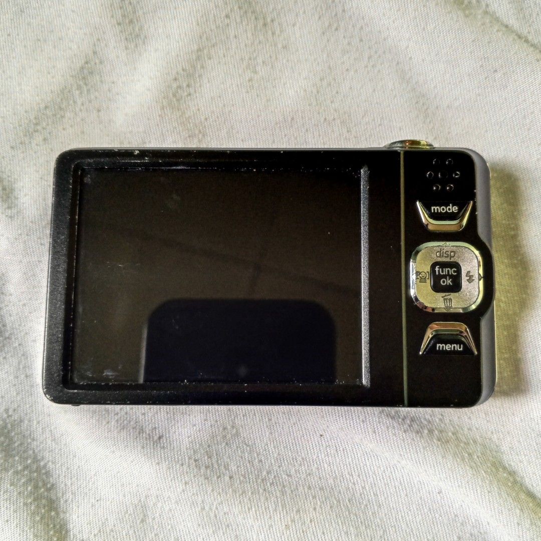 DIGICAM GE 1480W (Category: Cameras) located in San Mateo. Submitted by medyo.hobby.shop (Listing ID 1456856968, Image 3). Description: GE E1480W PRICE: ₱1,800 INCLUSIONS - UNIT ITSELF - BATTERY - CHARGER - SD CARD SPECS - WORKING FLASH, ZOOM, BUTTONS - 14.1 MEGAPIXELS - 8x OPTICAL ZOOM - MODES: AUTO, MANUAL, PANORAMA, SCENE (WITH 12 TYPES), MOVIE MODE CONDITION/ISSUE - NAG-P-PURPLE LIGHT MINSAN SA SCREEN THEN YUNG FLASH REFLECTING OFF HIGHLY REF