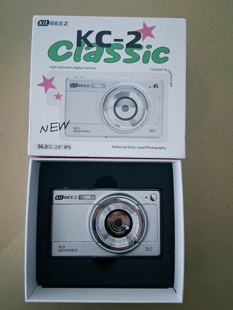 Digital Camera (Category: Cameras) located in Manila. Submitted by luckyrabbit.6c9d22 (Listing ID 1456863401, Image 3). Description: Digital Camera | KiTBEEZ KC-2 Classic Brand: KiTBEEZ Price: ₽900 (nego to 750) Color: Silver Condition: Used - Good * Takes photos/videos normally * May mga onting scratches from use pero hindi naman nakaka affect sa performance * Battery included pero loose Other inclusion: Charger Cable Hand Strap Manual .