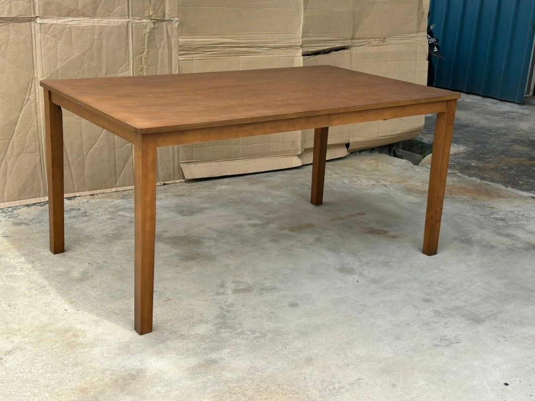 Dining Table (Category: Tables & Sets) located in Muar. Submitted by andrew_90 (Listing ID 1456807608, Image 3). Description: Table Size 150x90cm.
